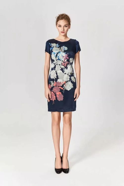 唐百二层精品女装蒙迪爱尔专柜 端午佳节献祝福，时尚服饰添风采